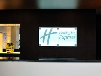 Holiday Inn Express London Heathrow T5, An Ihg Hotel