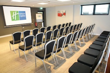Holiday Inn Express London Heathrow T5, An Ihg Hotel