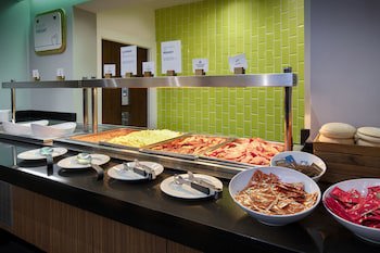 Holiday Inn Express London Heathrow T5, An Ihg Hotel