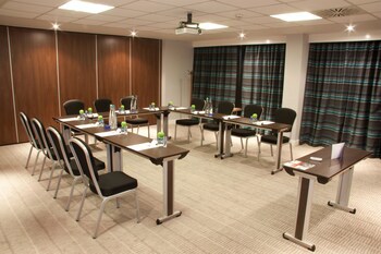 Holiday Inn Express London Heathrow T5, An Ihg Hotel