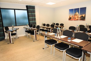 Holiday Inn Express London Heathrow T5, An Ihg Hotel