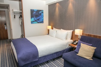 Holiday Inn Express London Heathrow T5, An Ihg Hotel