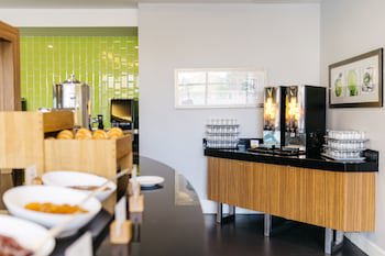 Holiday Inn Express London Heathrow T5, An Ihg Hotel