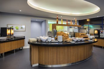Holiday Inn Express London Heathrow T5, An Ihg Hotel