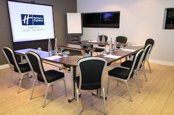 Holiday Inn Express London Heathrow T5, An Ihg Hotel