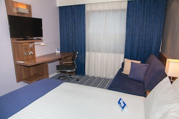 Holiday Inn Express London Heathrow T5, An Ihg Hotel