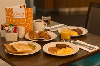 Holiday Inn Express London Heathrow T5, An Ihg Hotel