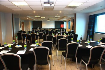Holiday Inn Express London Heathrow T5, An Ihg Hotel