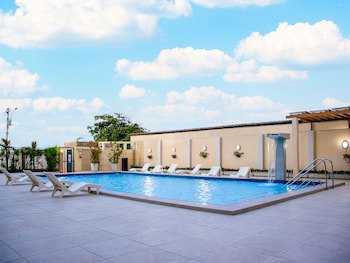 Golden Beach Hotel