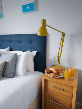 Hq Aparthotel Farnborough