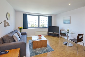 Hq Aparthotel Farnborough