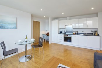 Hq Aparthotel Farnborough