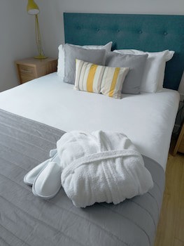 Hq Aparthotel Farnborough