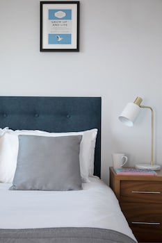 Hq Aparthotel Farnborough