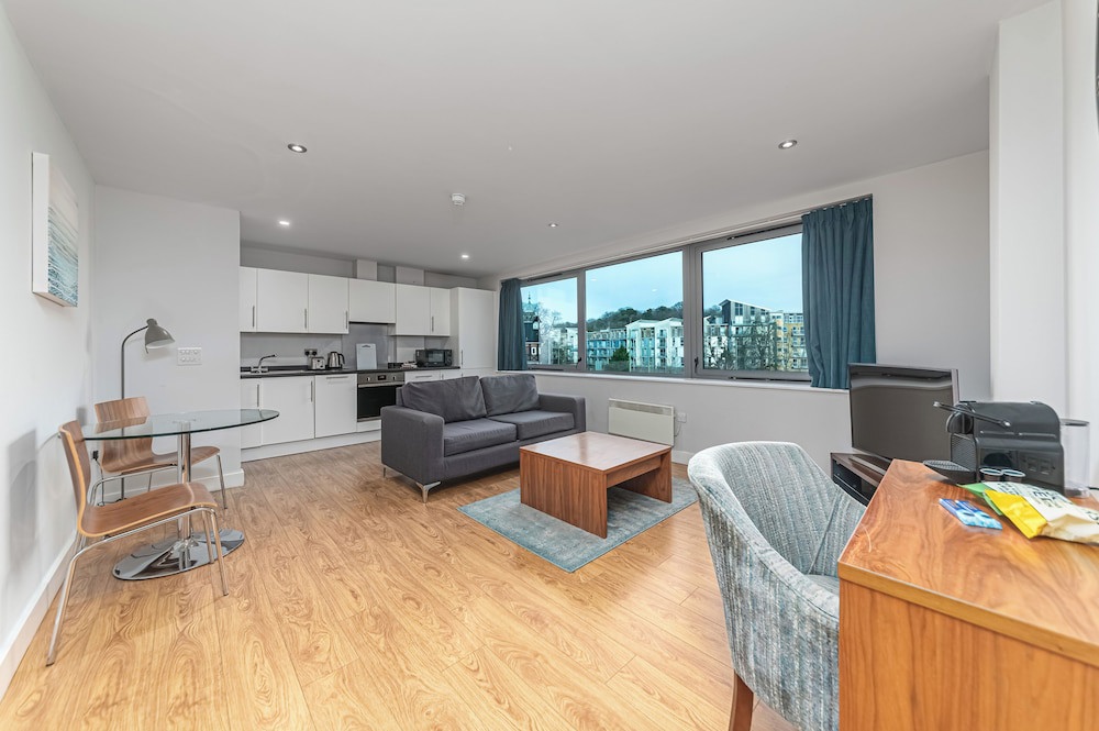 HQ Aparthotel Farnborough