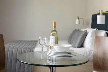 Hq Aparthotel Farnborough