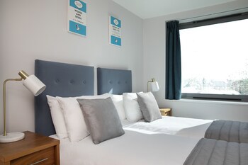 Hq Aparthotel Farnborough