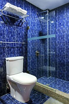 The Orchard Cebu Hotel & Suites