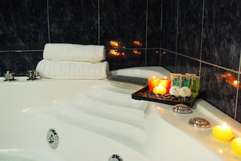 The Orchard Cebu Hotel & Suites