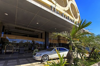 The Orchard Cebu Hotel & Suites