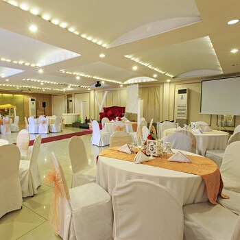 The Orchard Cebu Hotel & Suites