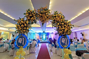 The Orchard Cebu Hotel & Suites