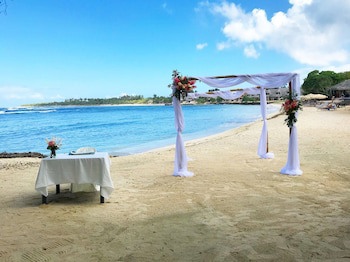 Breakas Beach Resort Vanuatu (Adults Only)