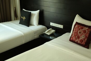 Boss Suites Nana Hotel