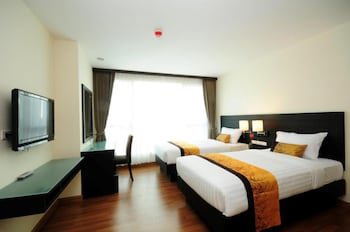Boss Suites Nana Hotel