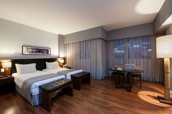 Golden Tulip Porto Vitoria