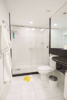 Golden Tulip Porto Vitoria