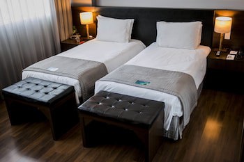 Golden Tulip Porto Vitoria