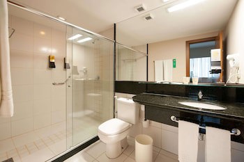 Golden Tulip Porto Vitoria