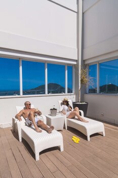 Golden Tulip Porto Vitoria
