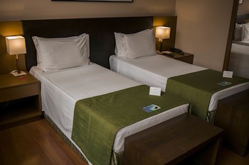 Golden Tulip Porto Vitoria