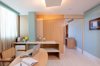 Golden Tulip Porto Vitoria