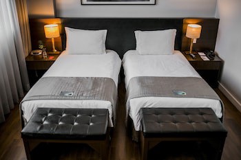 Golden Tulip Porto Vitoria