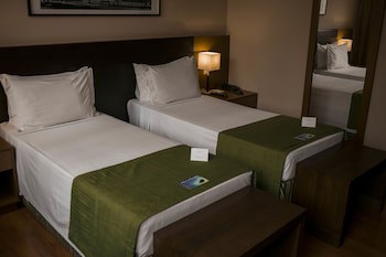 Golden Tulip Porto Vitoria