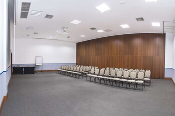 Golden Tulip Porto Vitoria