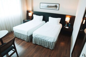 Golden Tulip Porto Vitoria