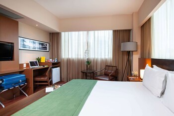 Golden Tulip Porto Vitoria