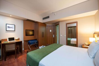 Golden Tulip Porto Vitoria