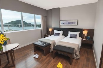 Golden Tulip Porto Vitoria