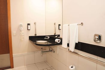Golden Tulip Porto Vitoria