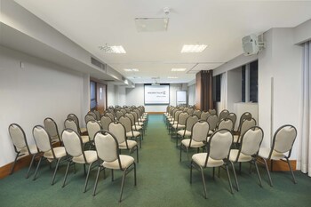 Golden Tulip Porto Vitoria