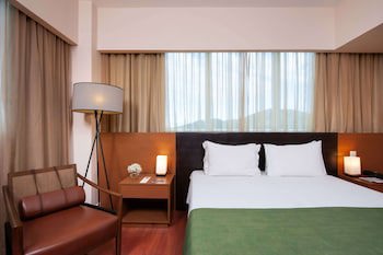 Golden Tulip Porto Vitoria