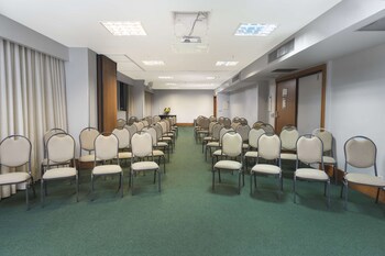 Golden Tulip Porto Vitoria