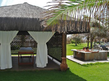 Dom Pedro Laguna Beach Resort & Golf