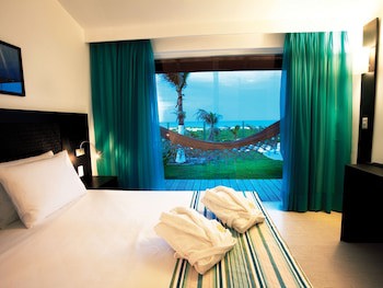 Dom Pedro Laguna Beach Resort & Golf