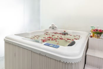 The Elgin Nor-Khill - A Heritage Hotel & Spa